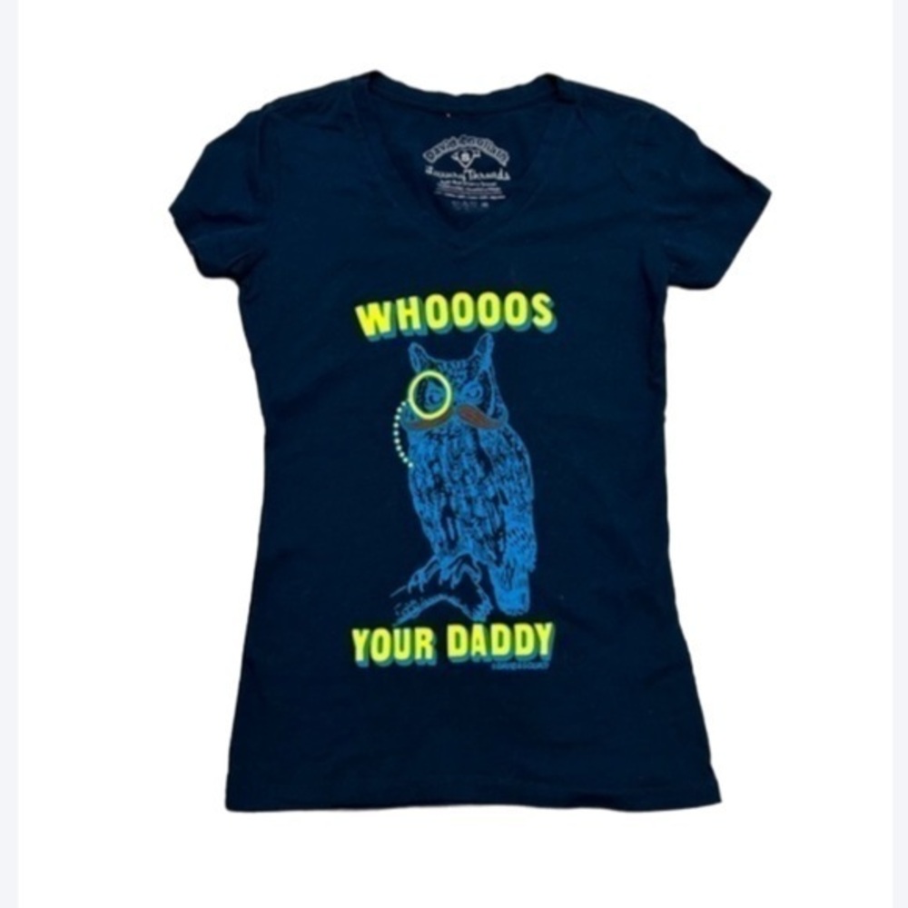 - 🛍️ 2/$12
DAVID & GOLIATH Luxury Threads Whooos Your Daddy short sleeve vneck